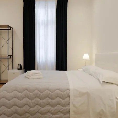 Relais Vittorio Veneto - Luxotel & Apartotel Bed & Breakfast